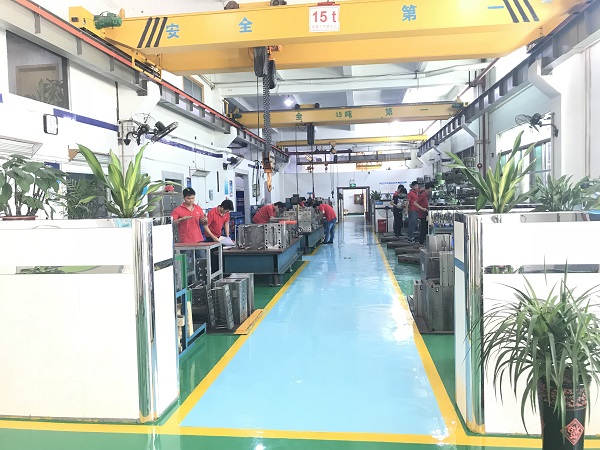 模具加工现场11.jpg